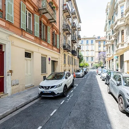 Cocoon Proche نيس